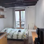 Elegant Studio Near Pompidou Center